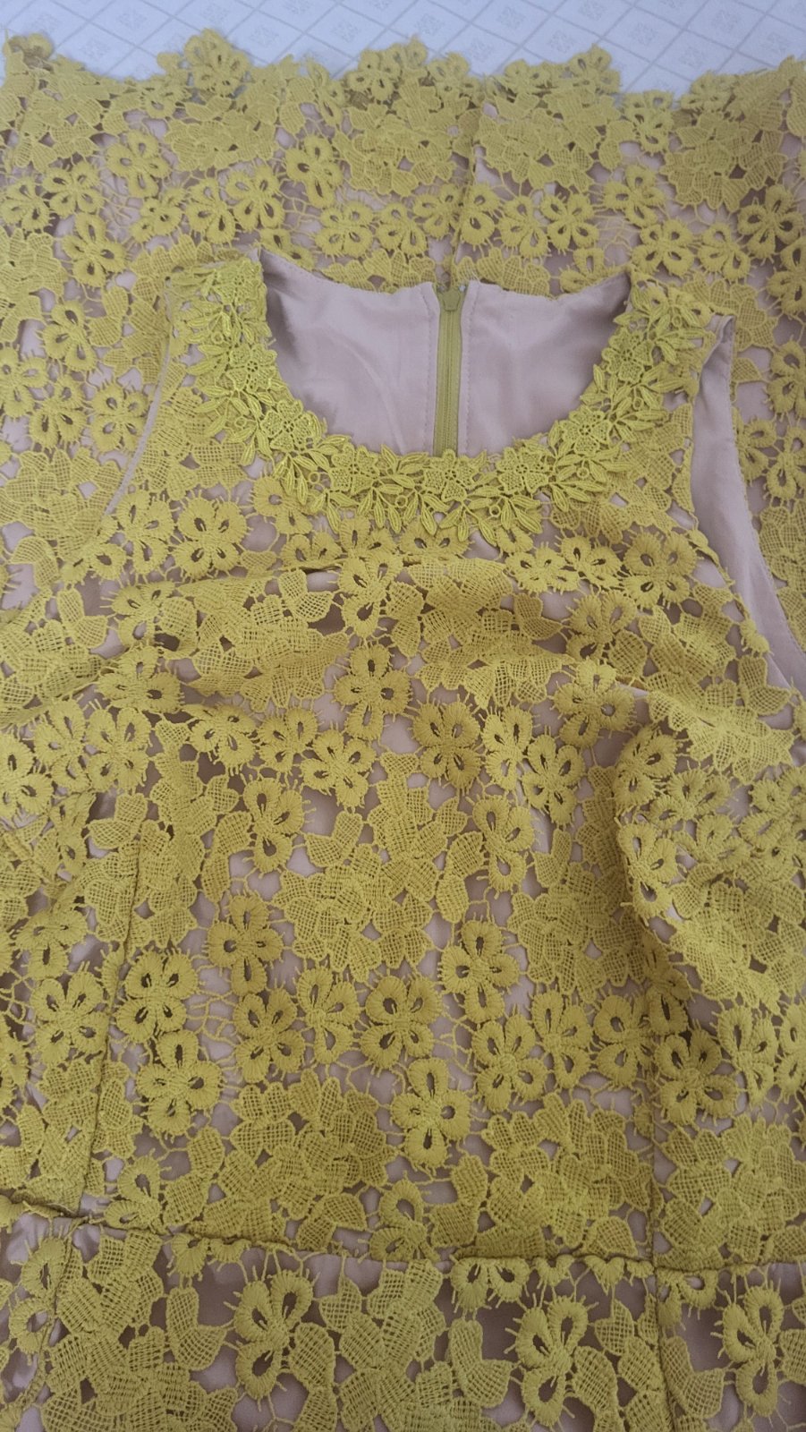 Robe broderie channel