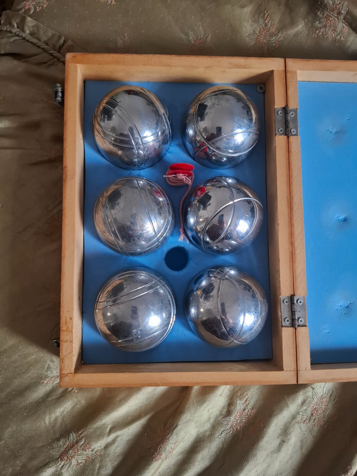 Boules de petanque / كرة حديدية