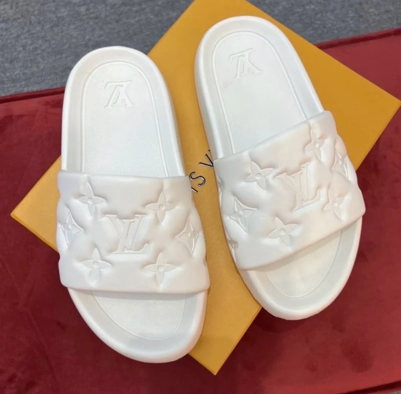 Claquette blanc louis vuitton 🤍🤍