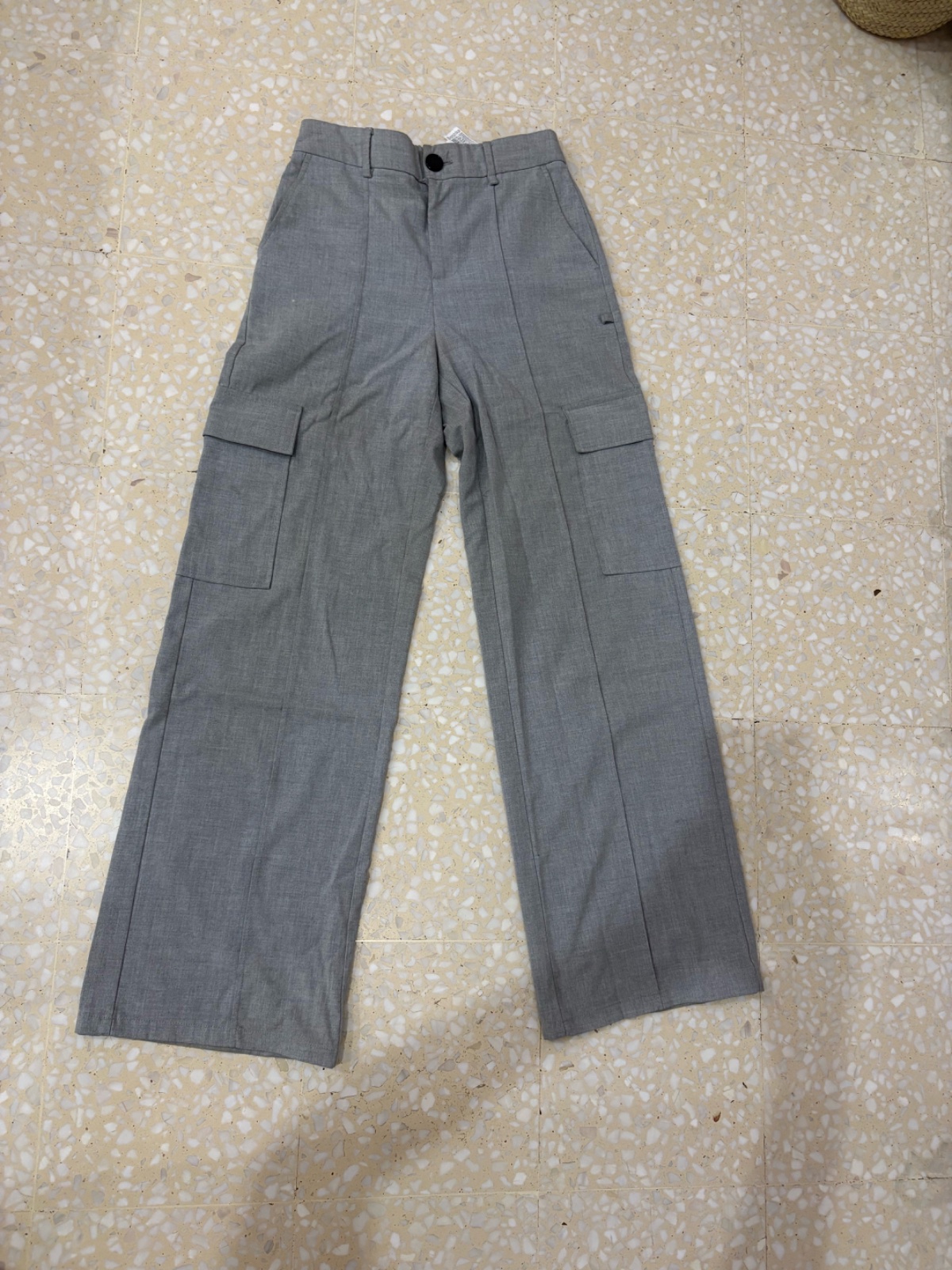 Pantalon gris bershka