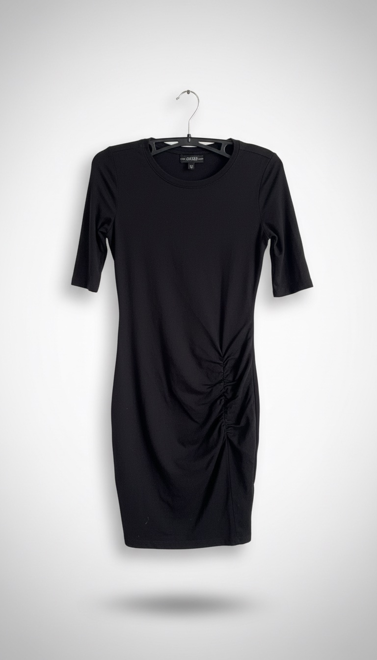 Robe noir ajustée
