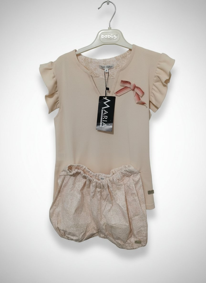 Girls' shorts and T-shirt set, size 8 years, in very good condition.