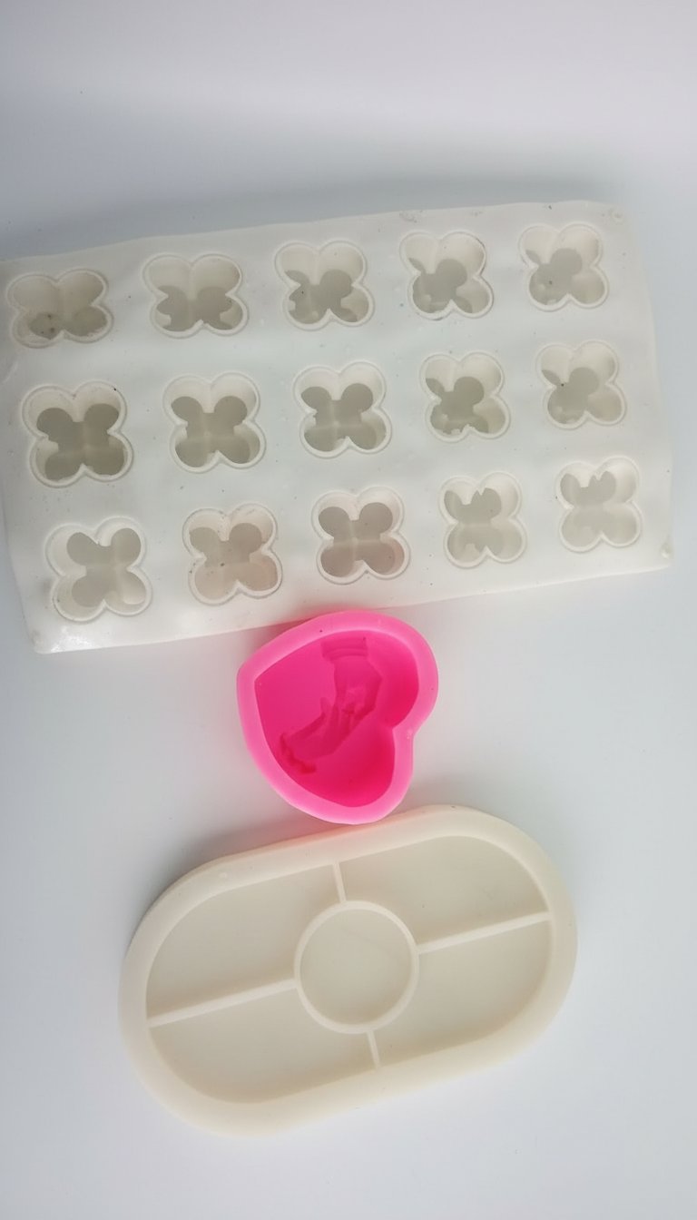 Moules en silicone pour bougie et plâtre 