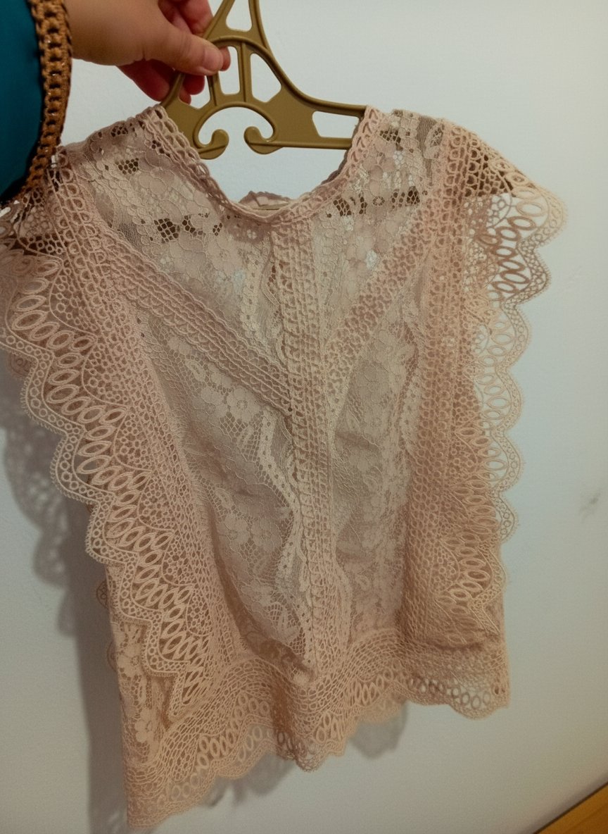 Chemise ZARA en dentelle 