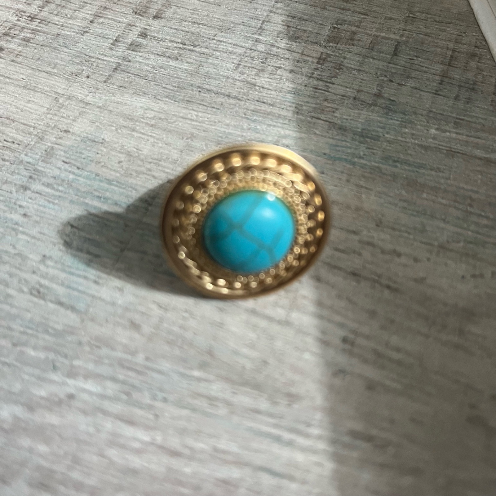 Bague reglable dorée avec motif turquoise ideale pour les doigts ronds