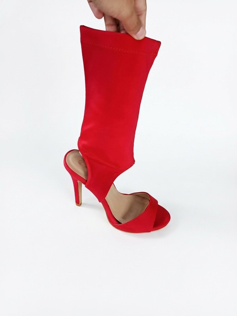 Bout ouvert (peep-toe) et talon aiguille