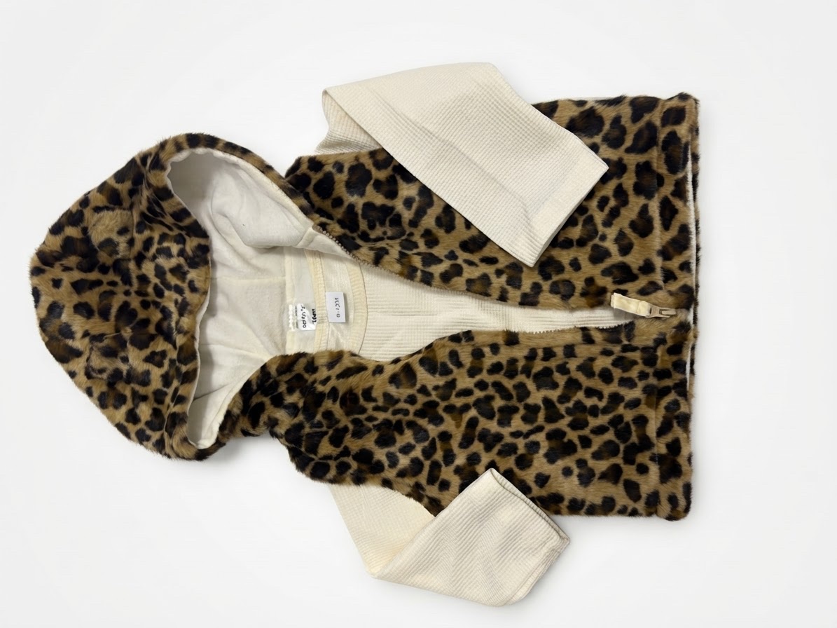 Veste leopard et pull beige