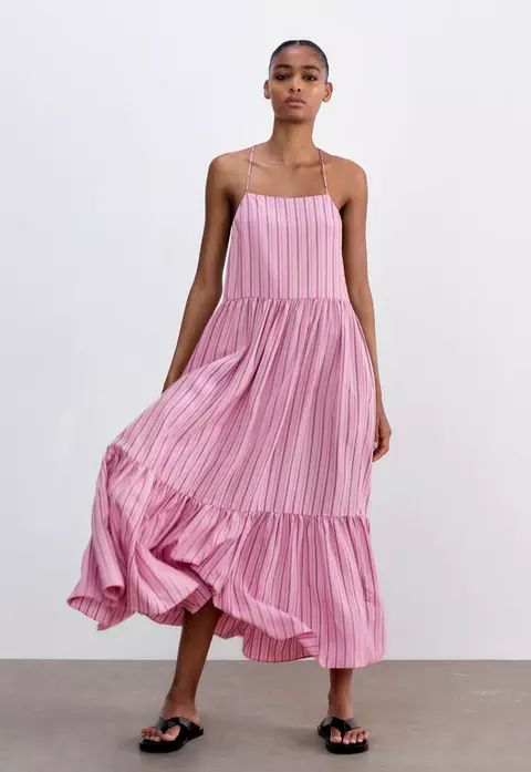 Robe très jolie à rayures dos à bretelles croisées 