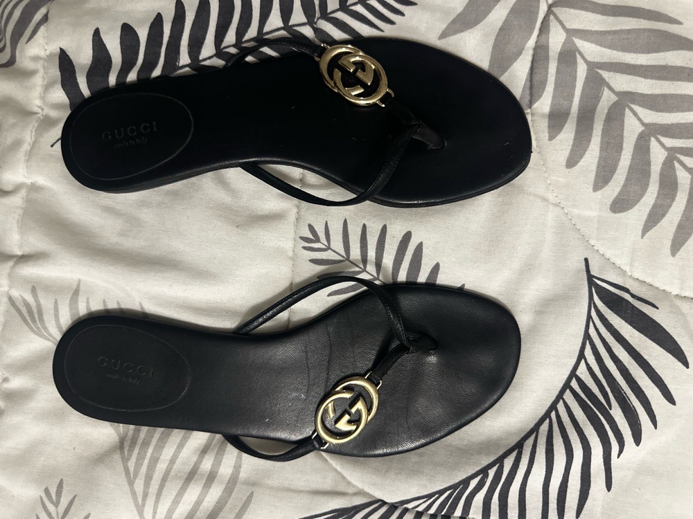Gucci Tongs en cuir authentique