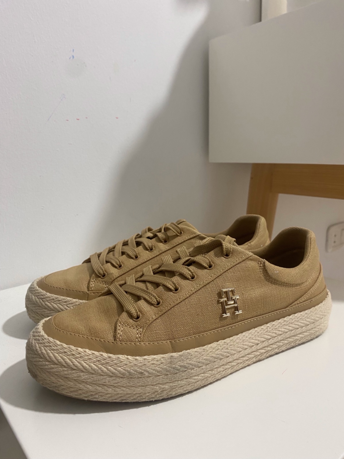 Chaussures TOMMY HILIFIGER original