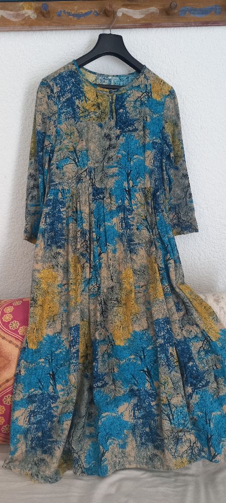 Robe en lin avec couleur tendance