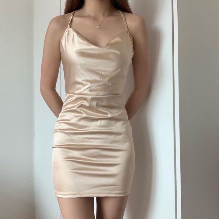 robe moulante satin champagne🥂