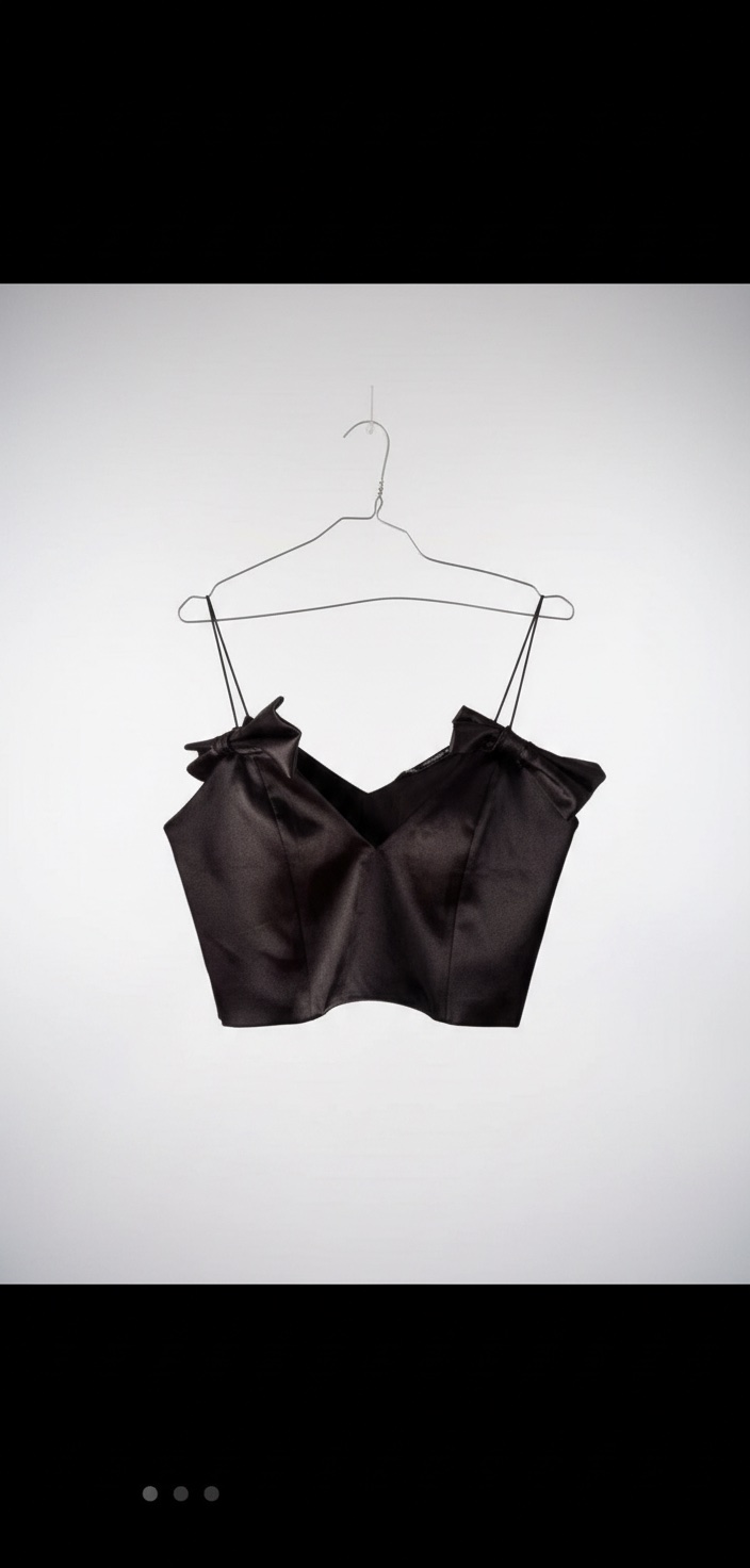 Haut bustier noir satiné à fines bretelles et nœuds