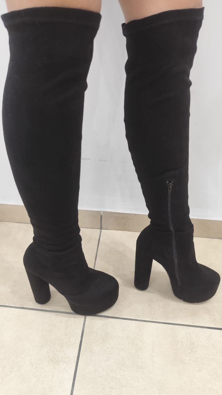 Bottes noires à plateforme montantes (Black Platform Over-the-Knee Boots)