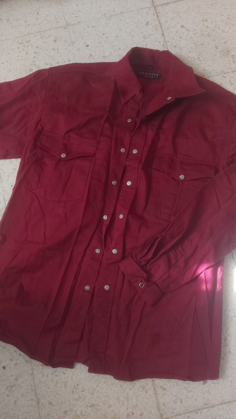 Sur chemise en djean bordeaux 