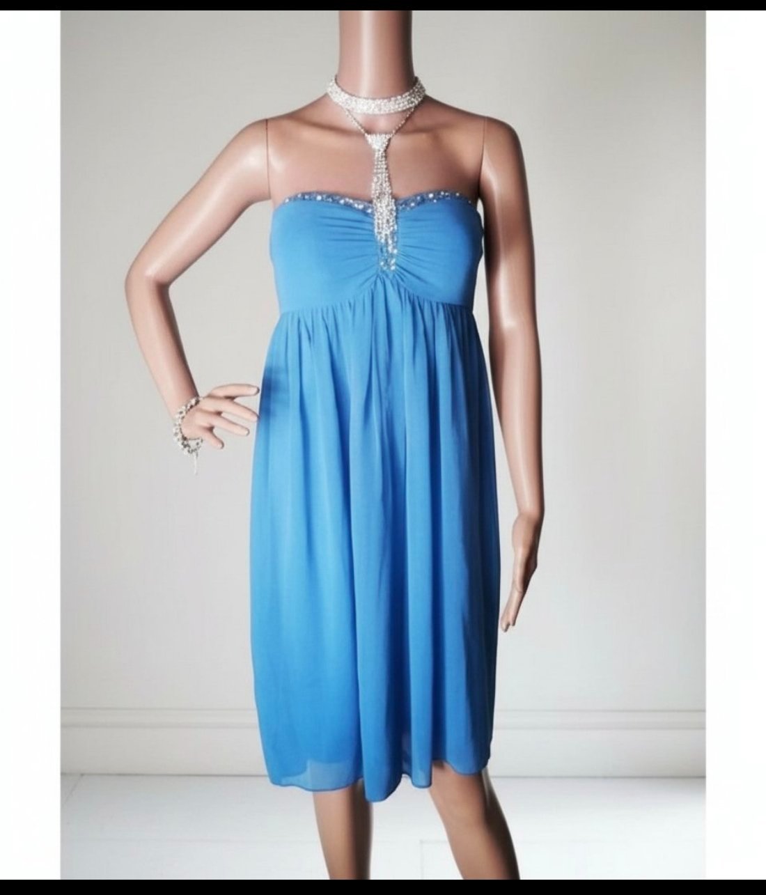 Superbe robe bustier ( maintien magnifique)