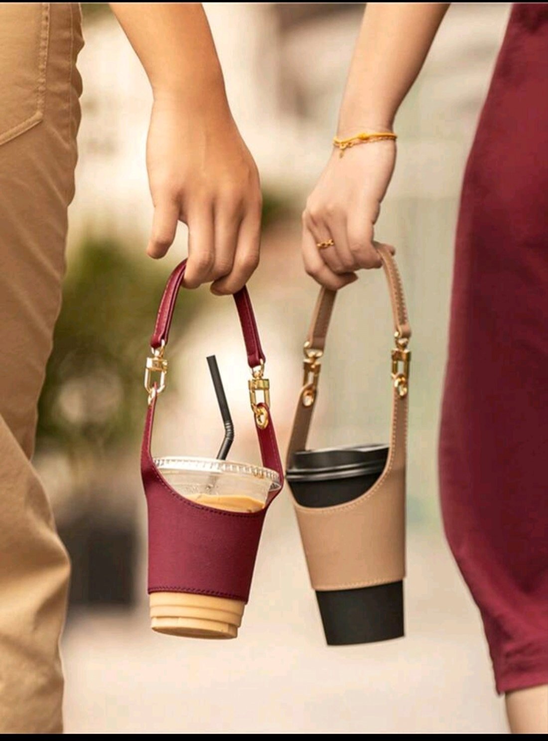 Superbe porte boisson / gobelet couleur bordeau