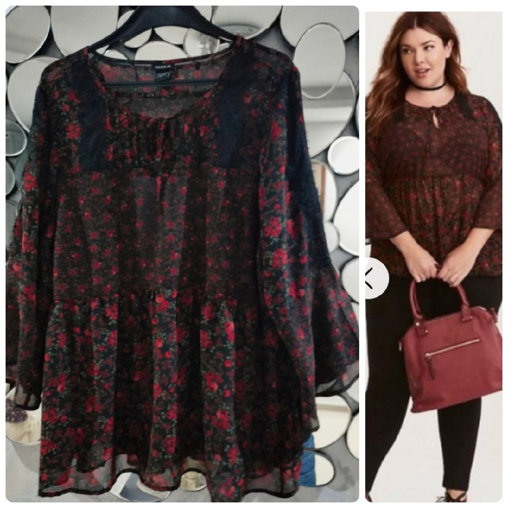 Chemisier noir avec motifs fleurs rouges 