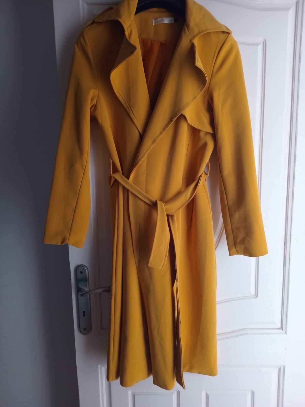 Manteau presque neuf style trench 