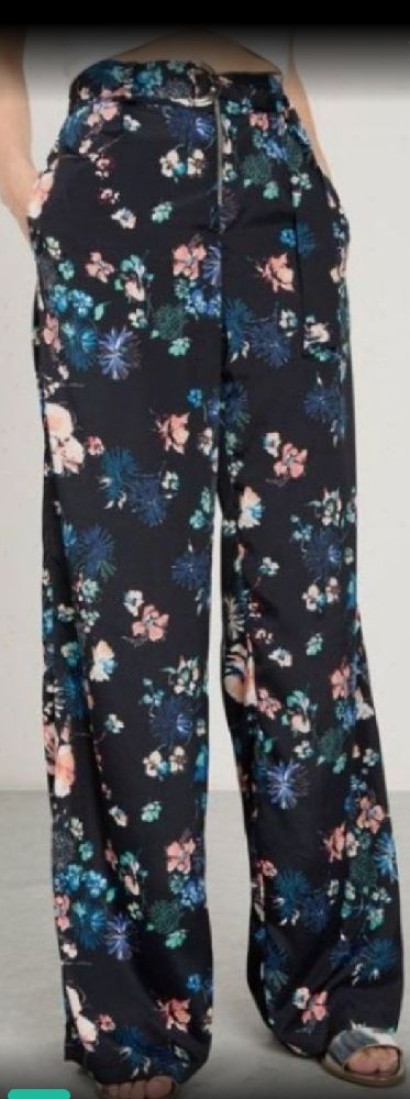 pantalon large  floral bershka 