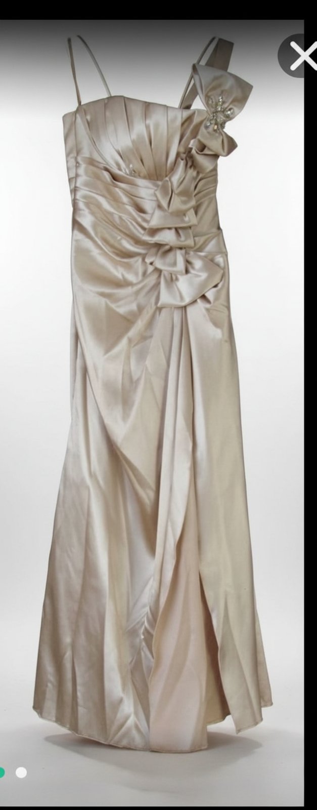 Robe de fiançailles avec son écharpe 