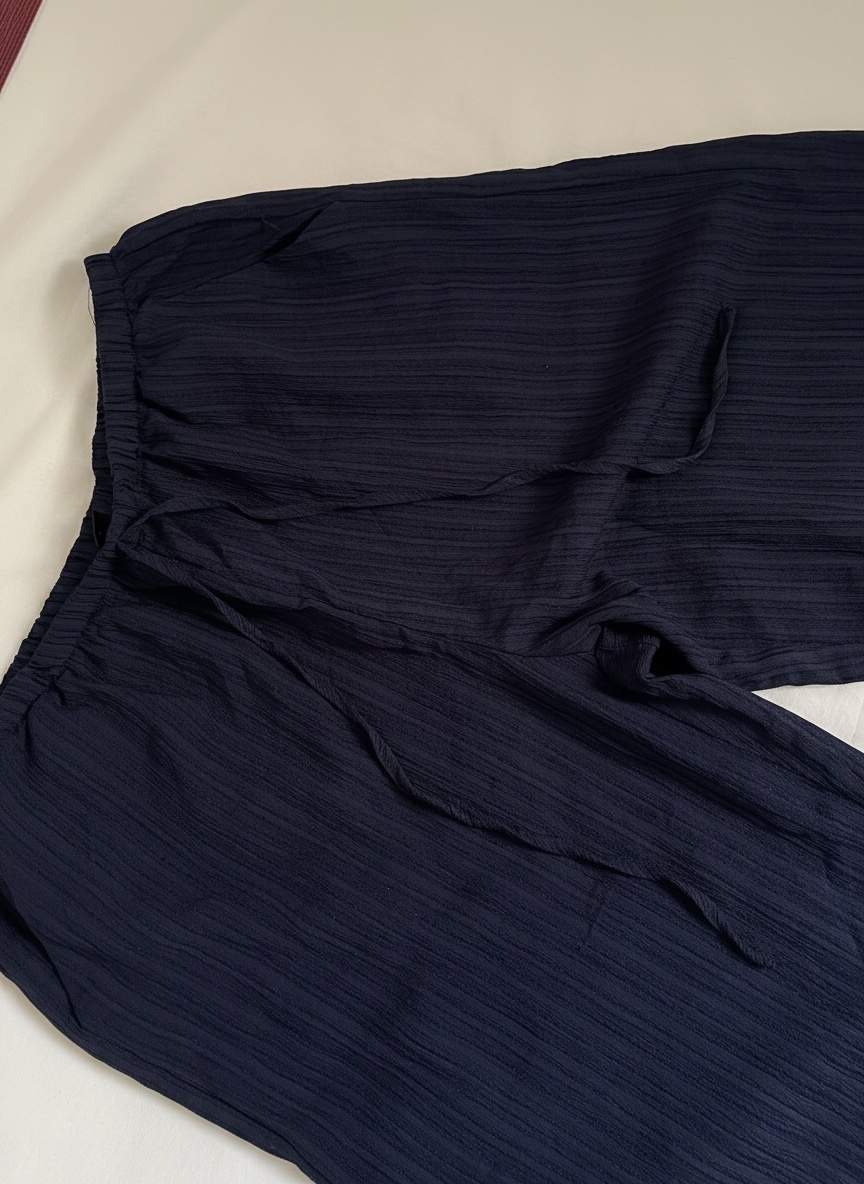 Pantalon bleu marine plissé fluide En lin taille 40/42