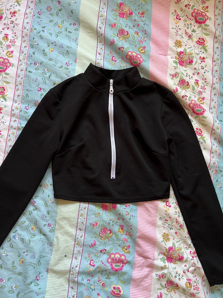 Pull noir 