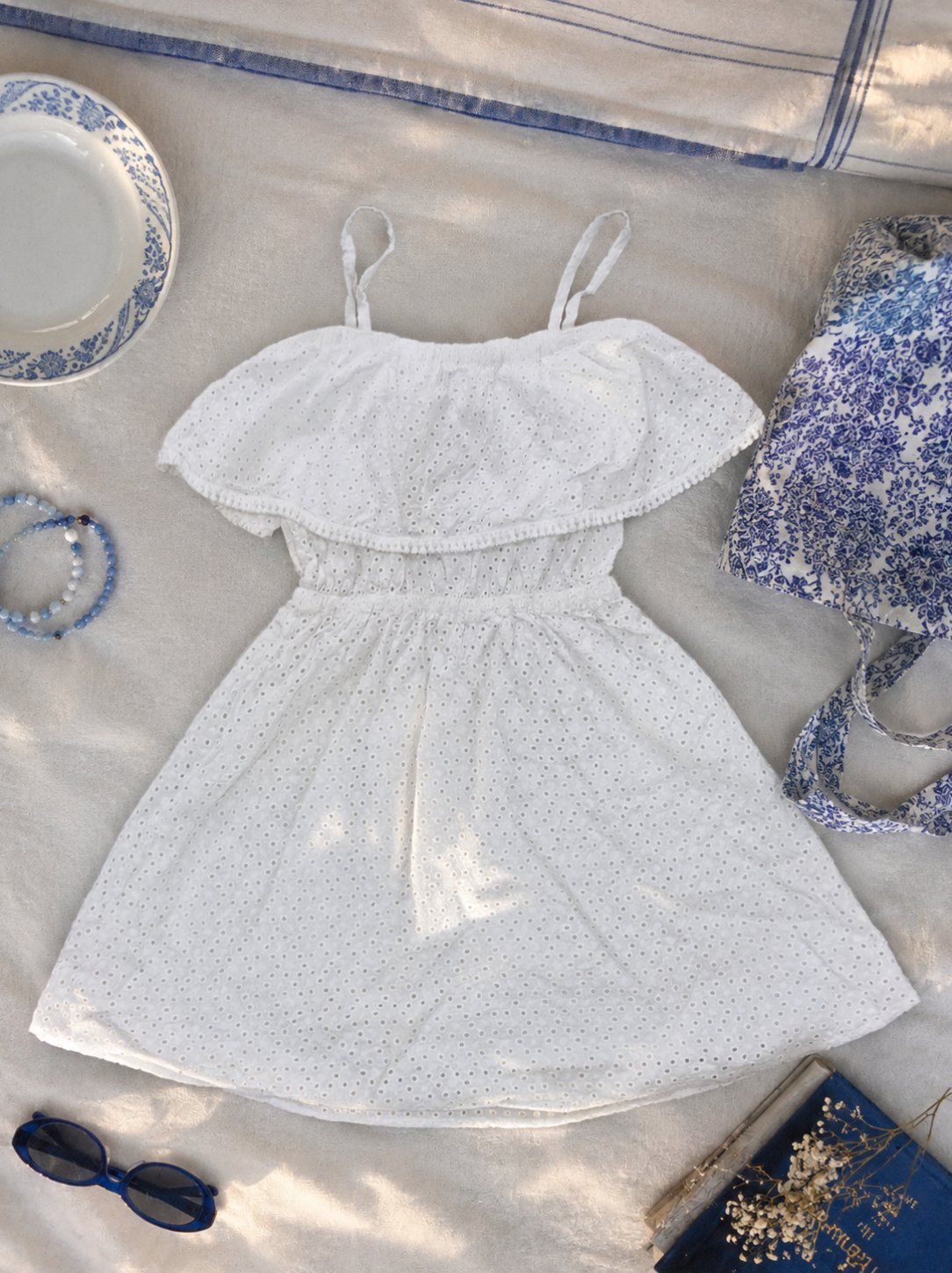 Robe blanche brodée 