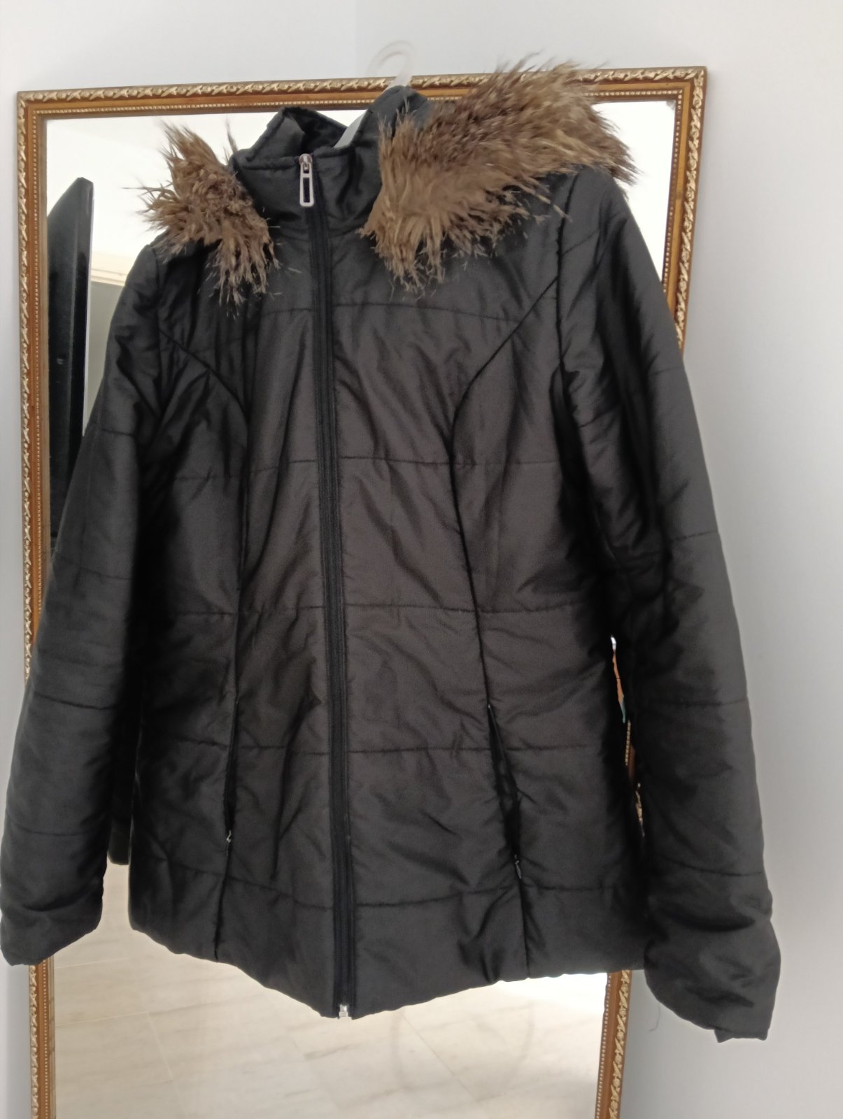 Mateau noir avec capuche