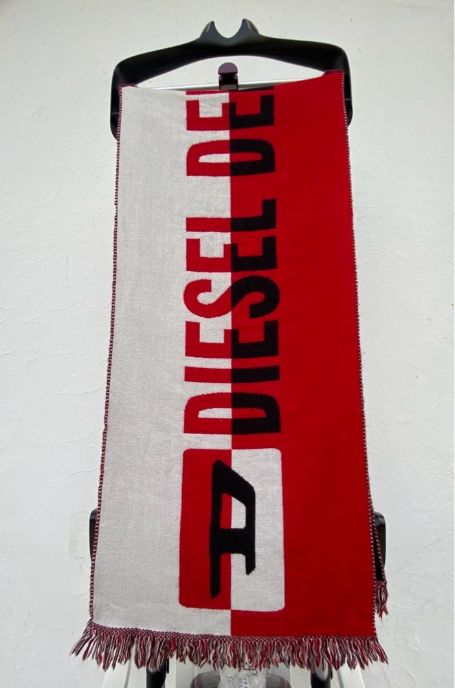 Grande echarpe diesel