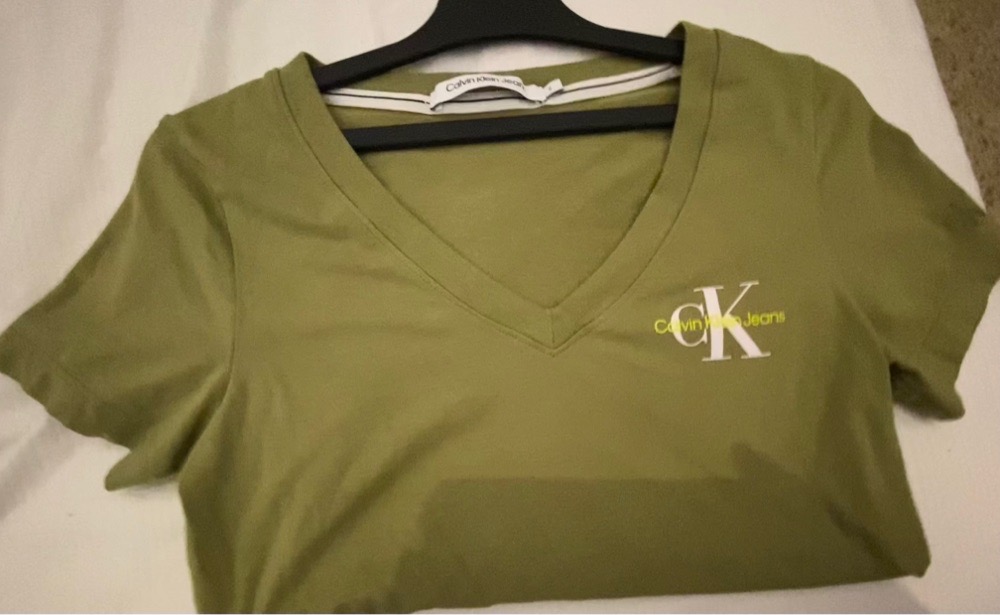 Tshirt calvin klein en col v