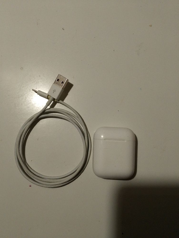 Airpods 2 d'origine- chargeur lightning d'origine 