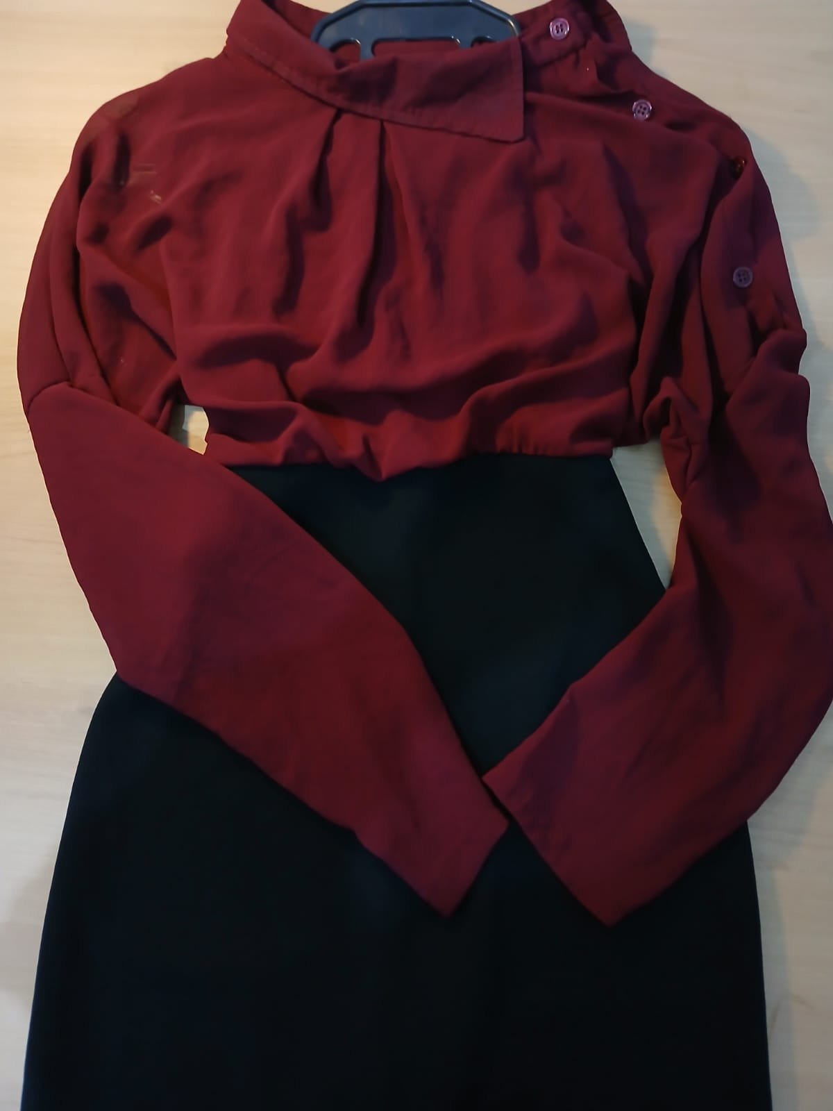 ​Robe combinée bordeaux et noir