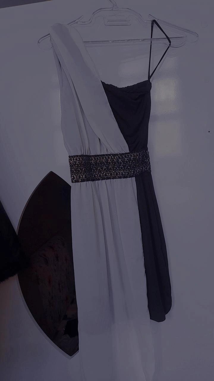 Robe élégante à vendre 🤍🖤