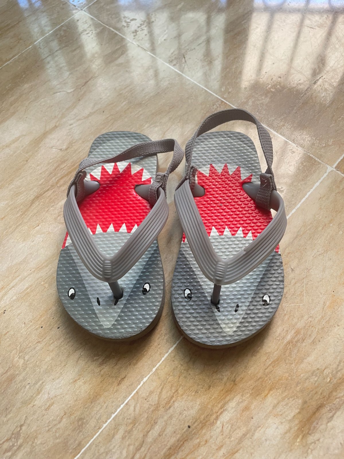 Tongs / Sandales enfants motif Requin 24/26