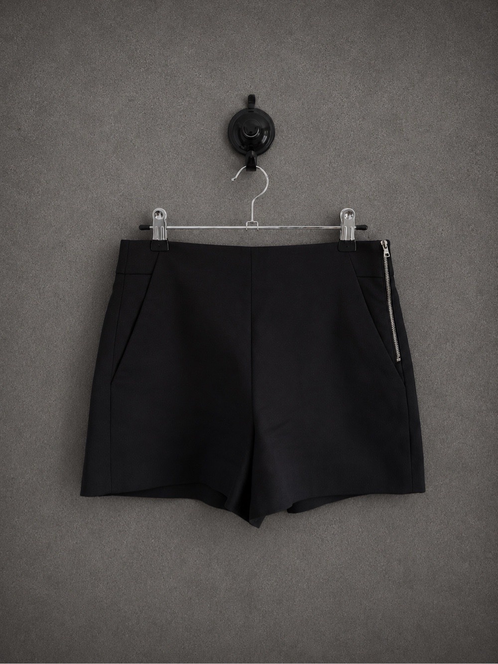 Short noir taille haute Zara – Fermeture éclair latérale