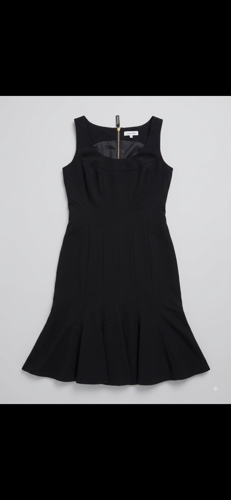 Robe noire Calvin Klein à volants