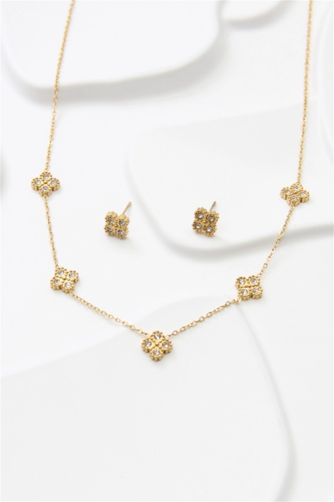 Parure collier et boucles d’oreilles en acier inoxydable doré