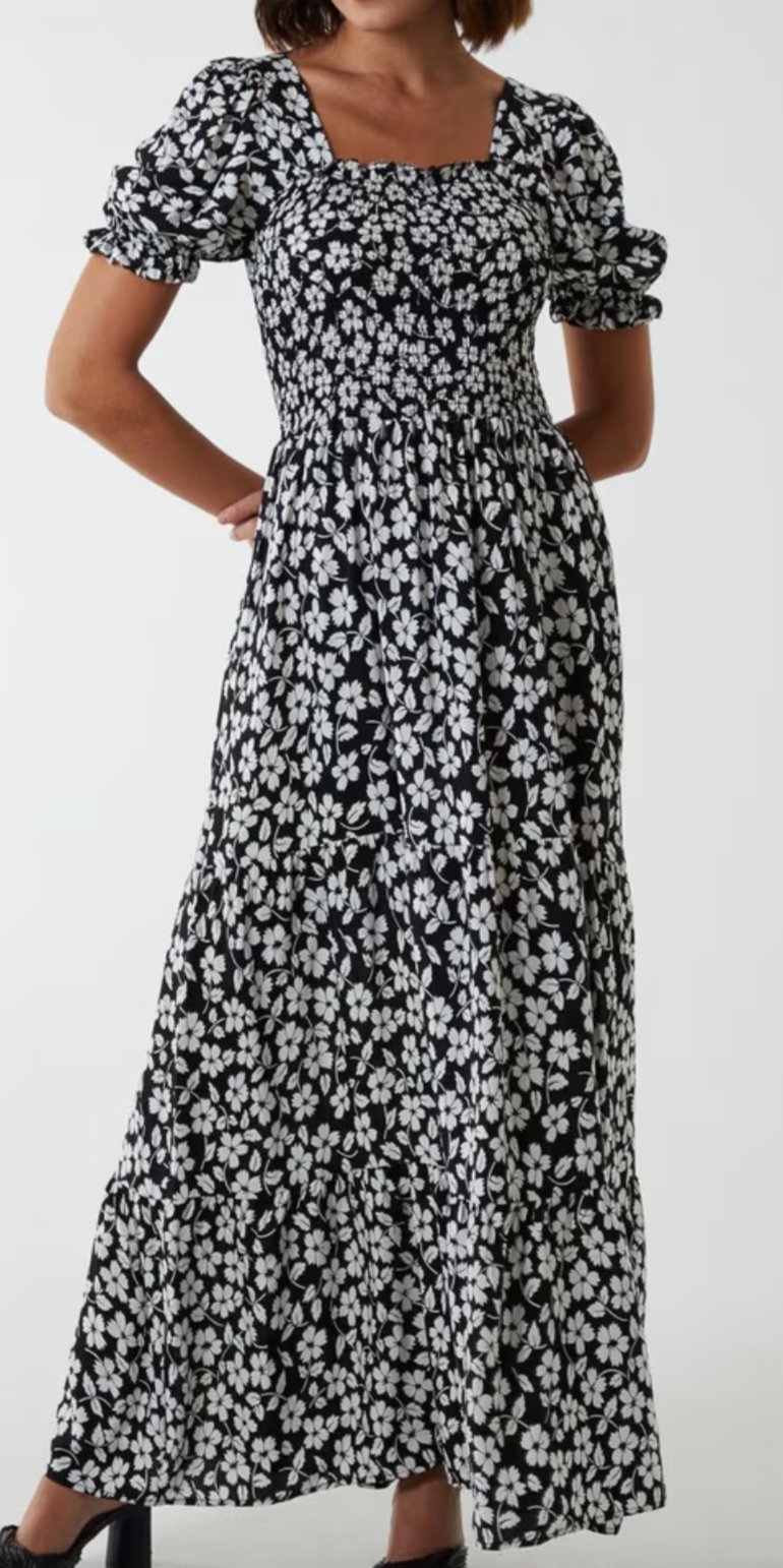 Une belle robe fluide fleurie 