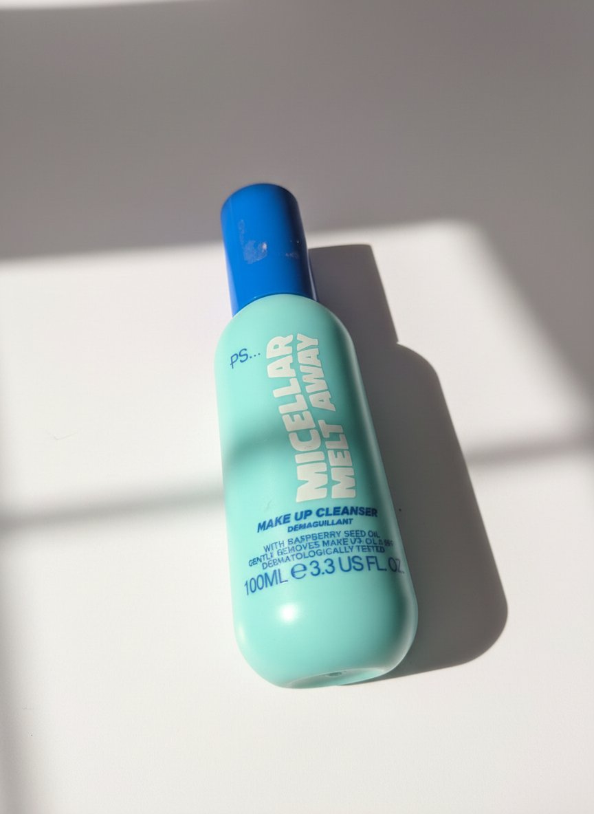 Eau micellaire demaquillante