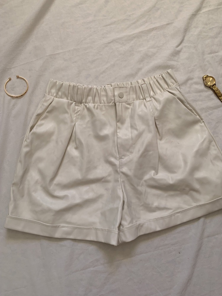 short cuire blanc