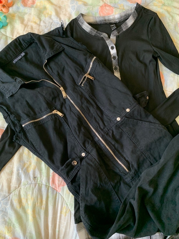 Lot d'une combi et une robe