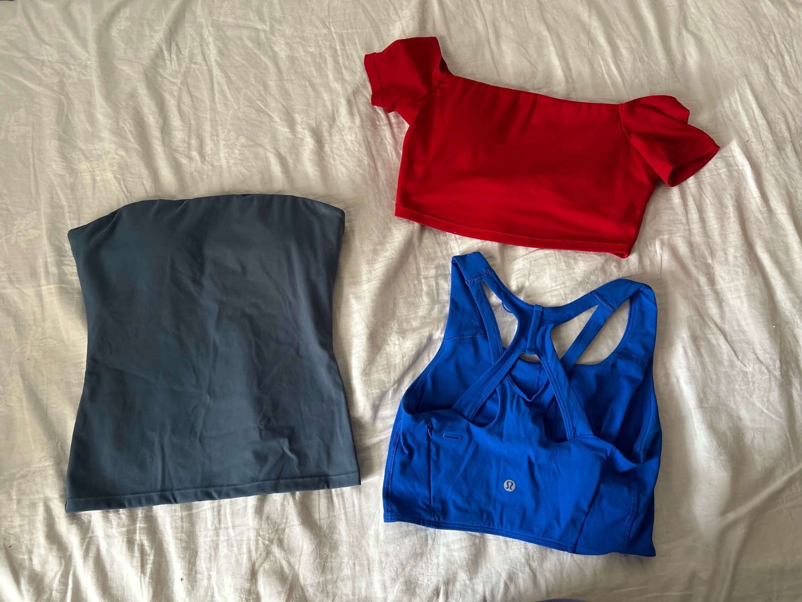 3 Top de sport rembourres 