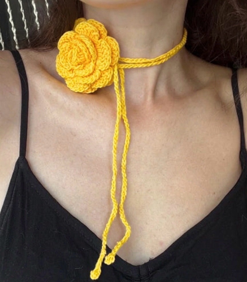 Crochet choker flower 