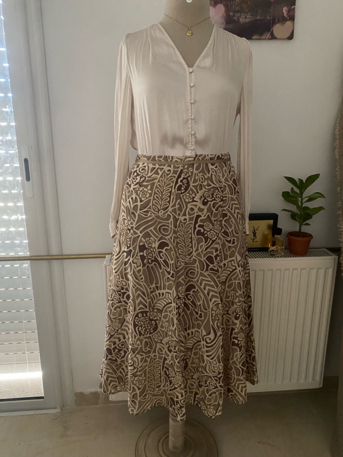 Chemise satinée + jupe en soie Peter Hahn