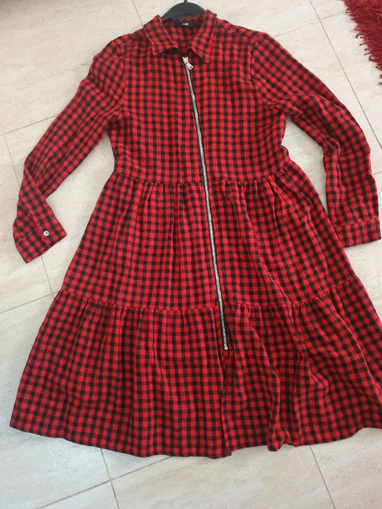 robe à carreaux un peu plus foncée que sur les photos 