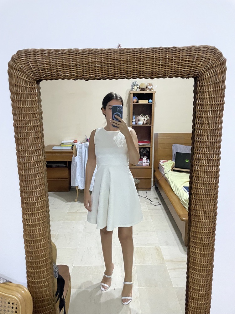 Robe blanche jennyfer