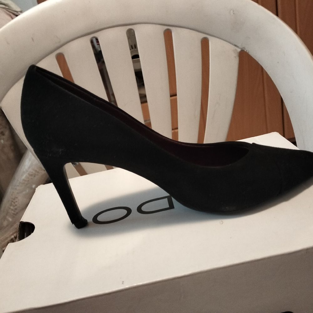 Des escarpins dains noirs