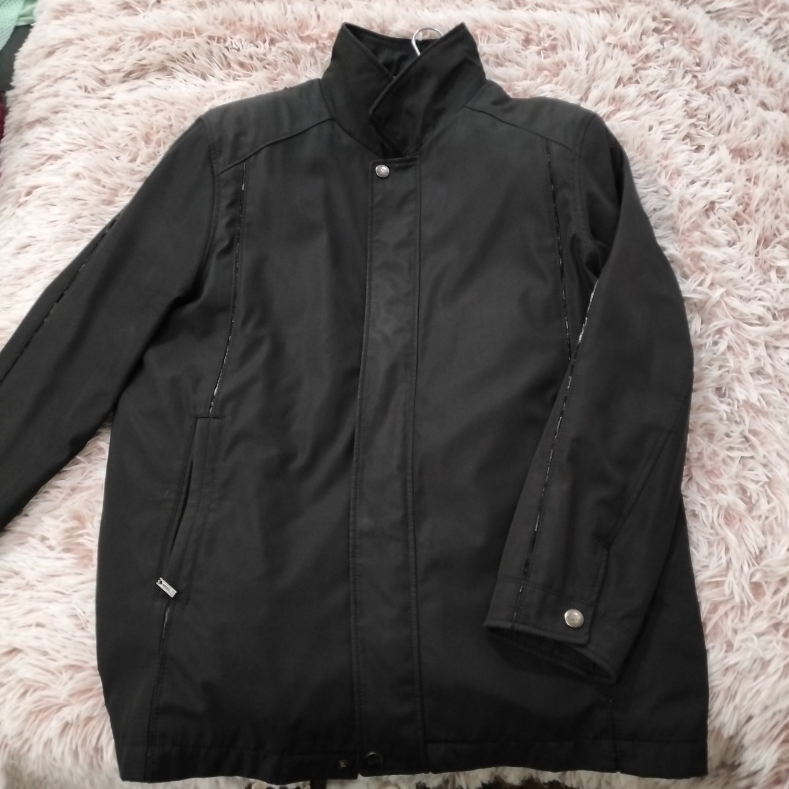 Veste noire avec bomberse jaquette intérieur 