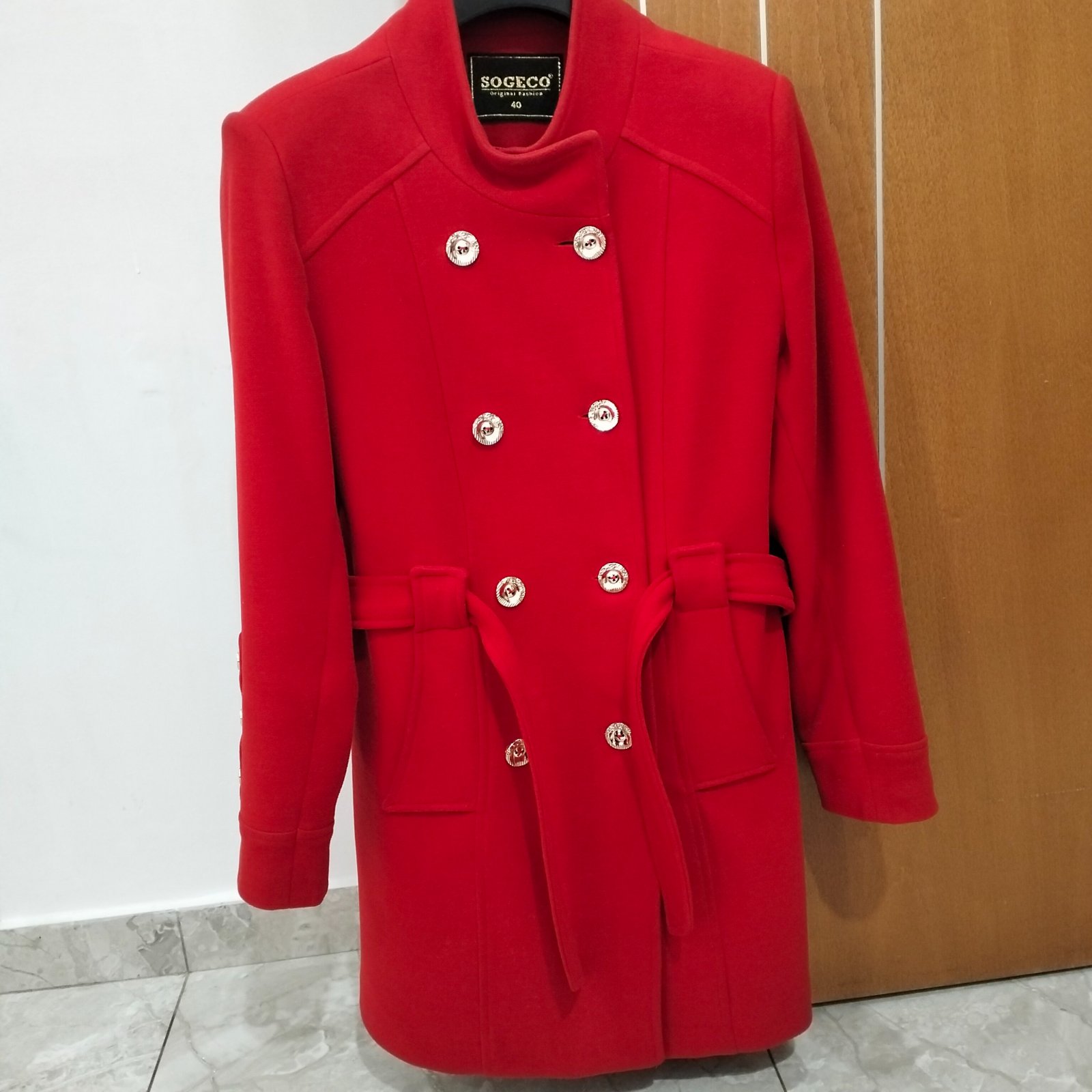Manteau rouge